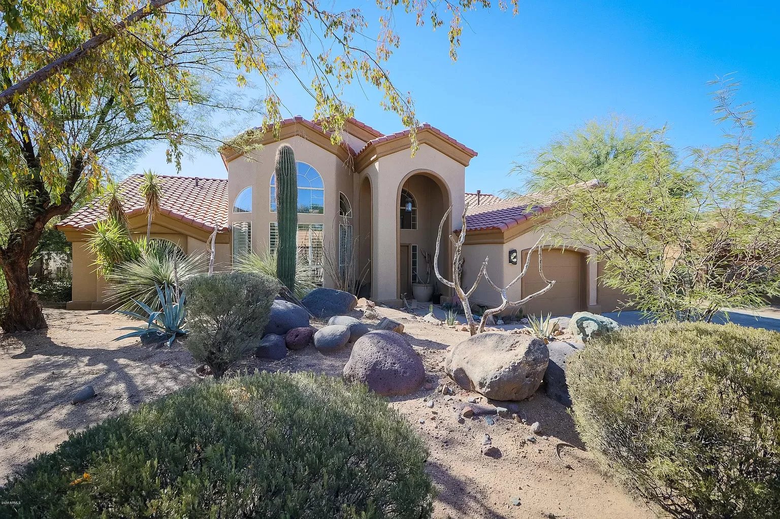 5763 E Miramonte Dr