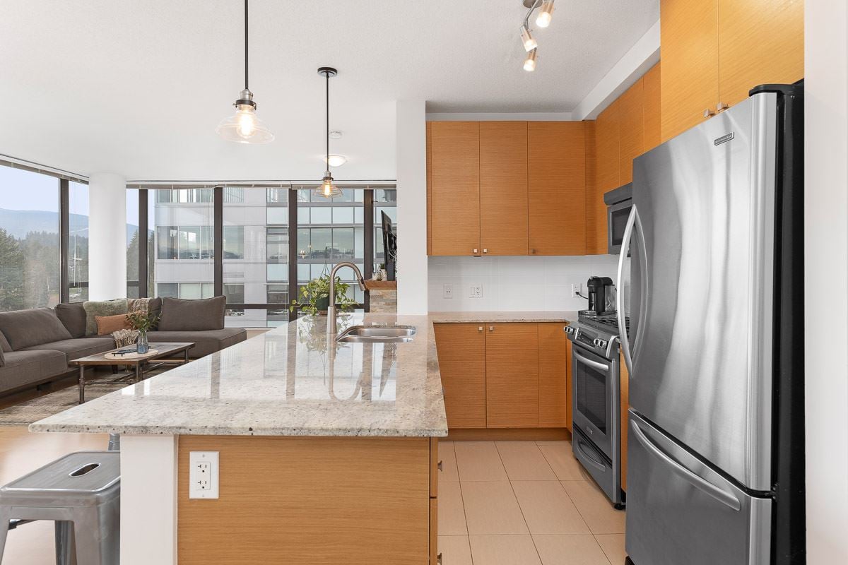 908-400 Capilano Rd