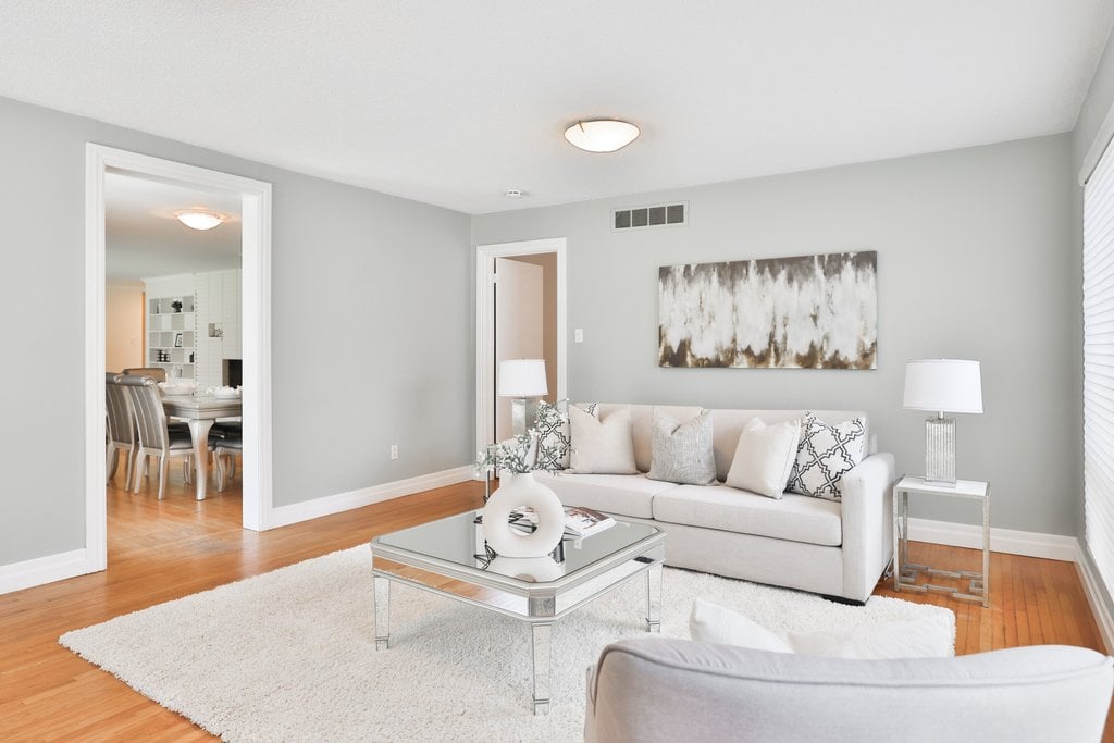 35 Hollyrood Heights Dr