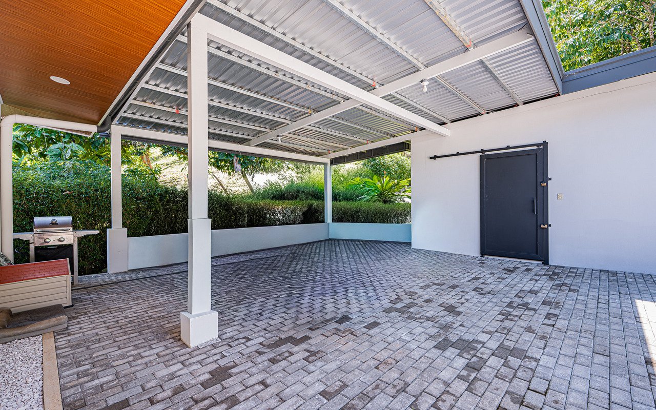Unique Riverfront Home With Prime Location in Uvita