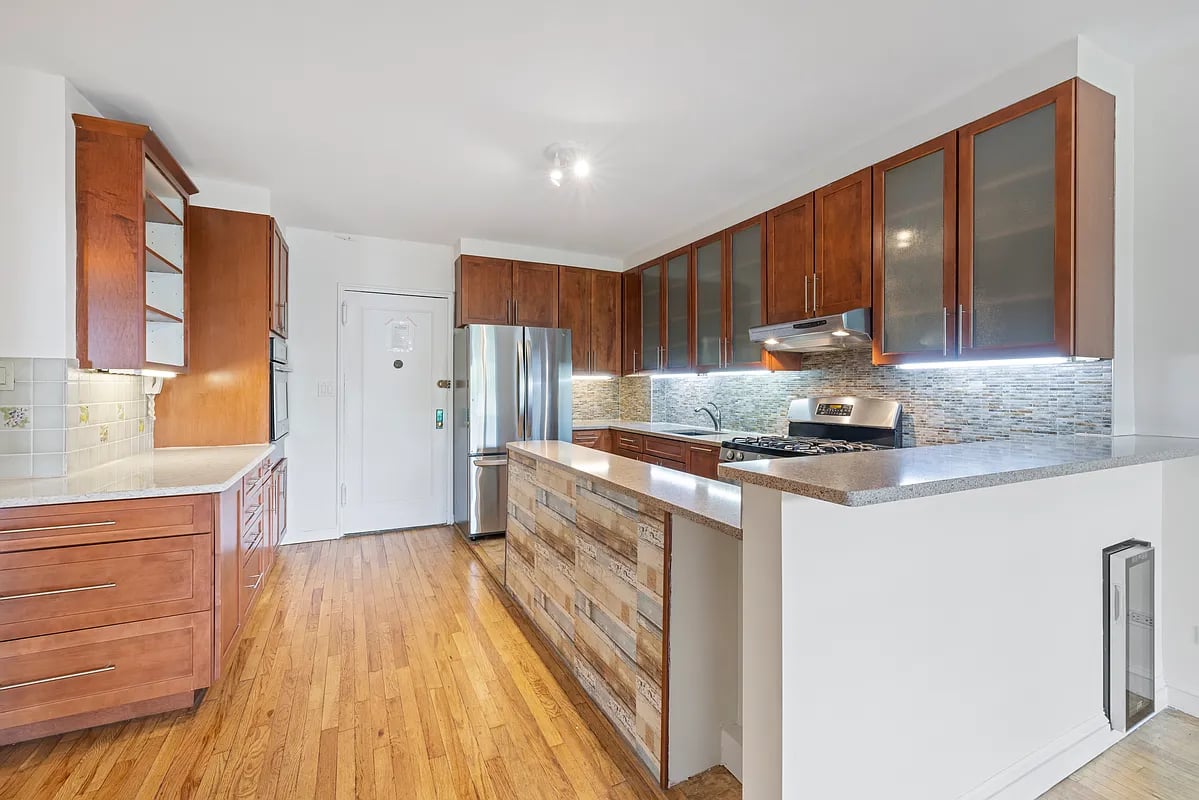 300 W 53rd St #3D
