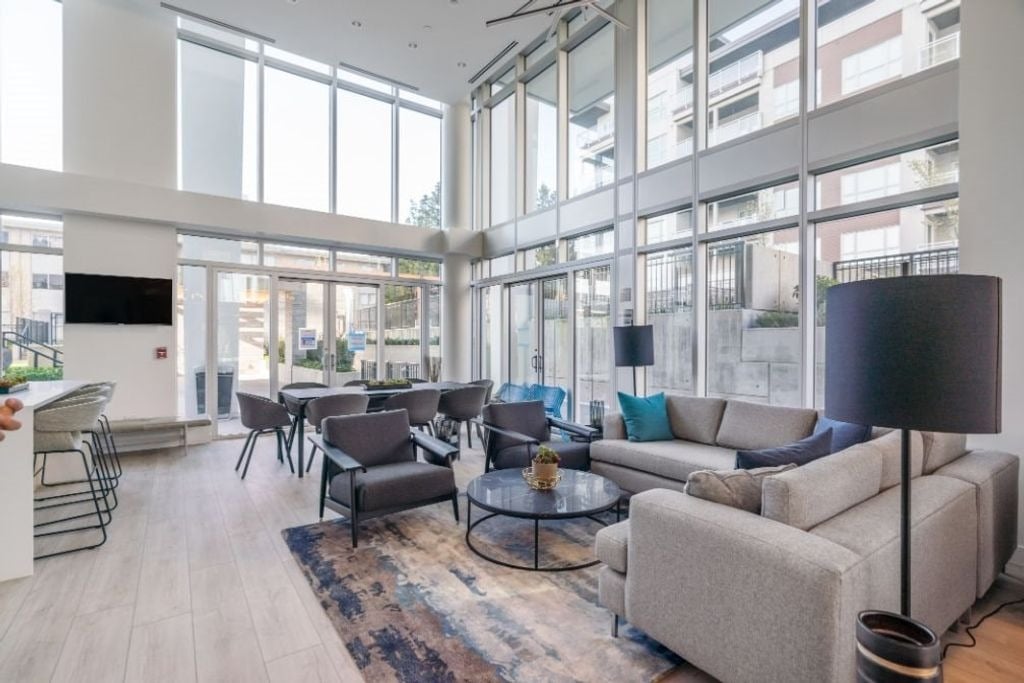 525 Foster Ave, #405