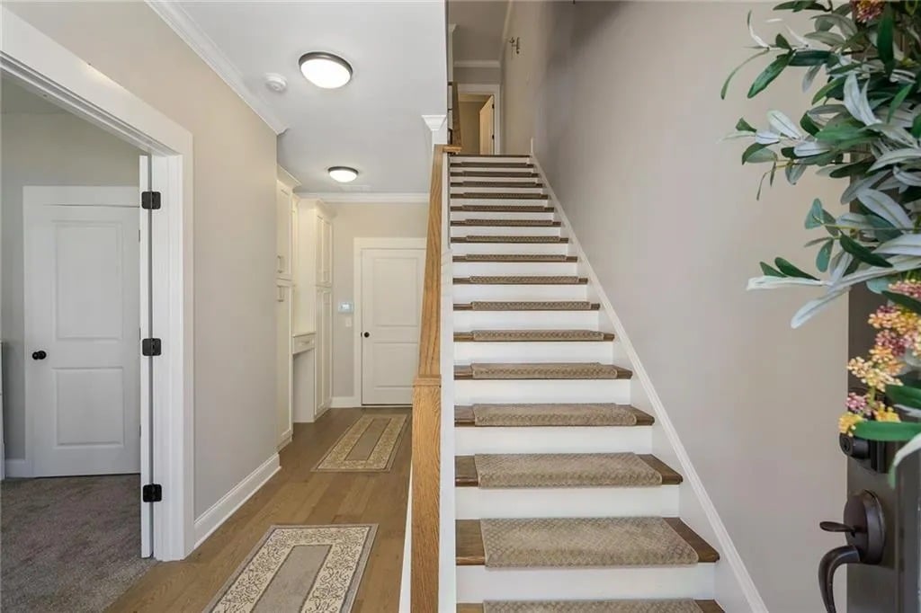 240 Villa Magnolia Ln