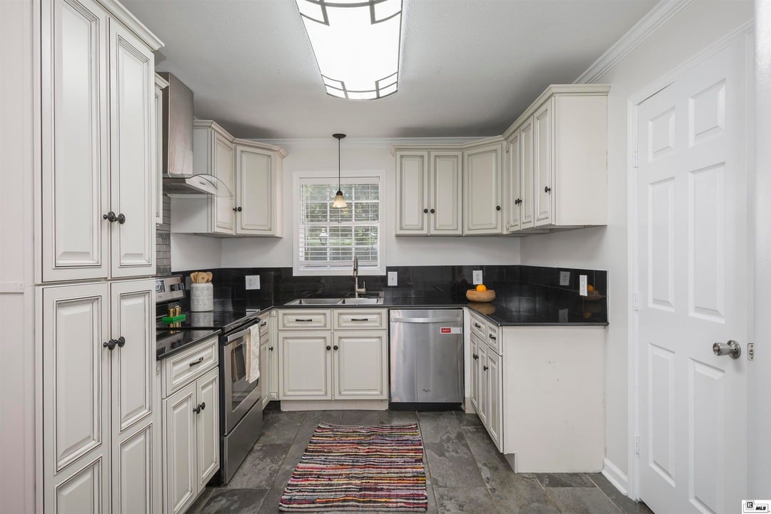 1010 Glenmar Ave