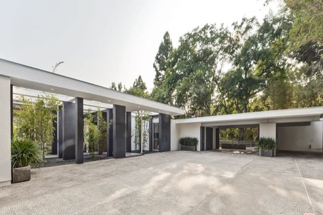 Manor Pristine