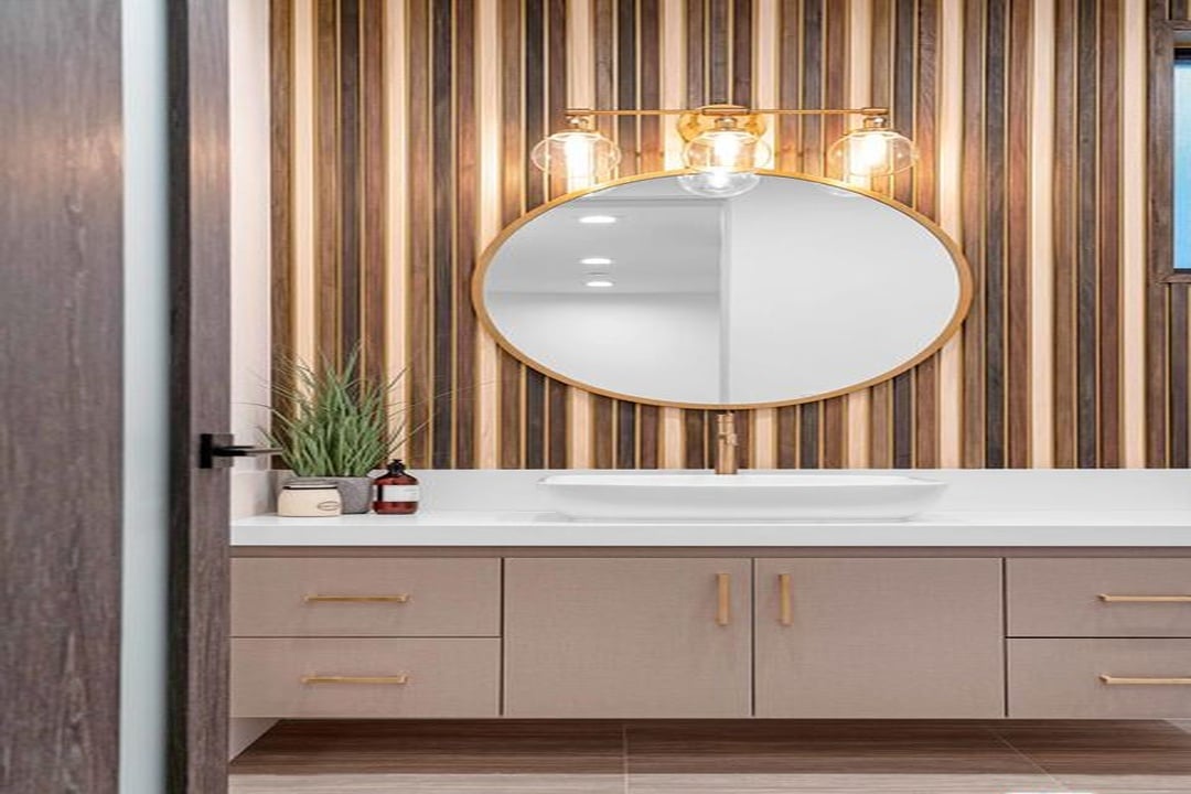 Canyon Lake Dr, 90068