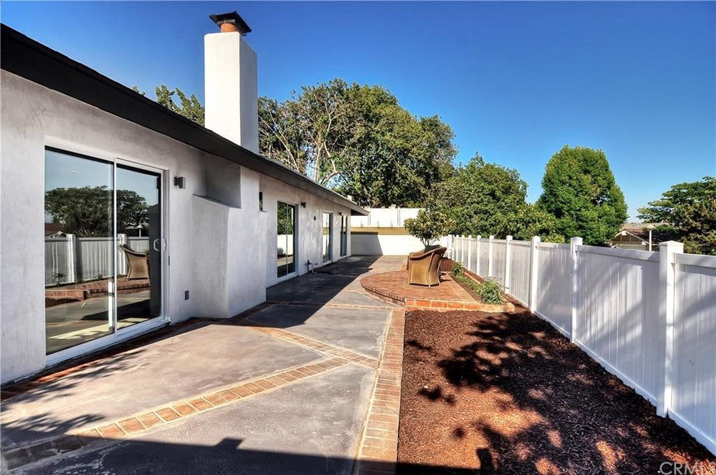 24042 El Mirage Ave