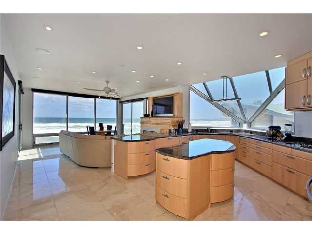 3545 Ocean Front Walk 