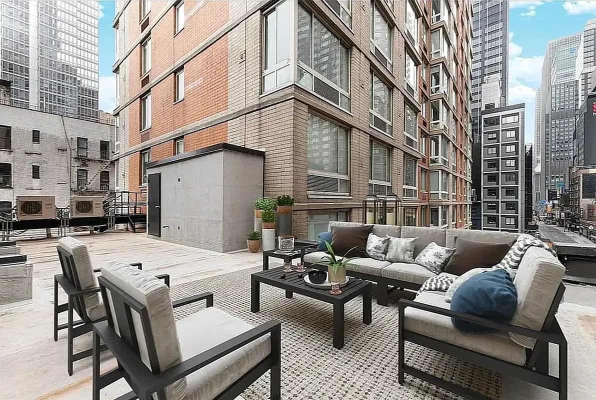 309 W 50th Street #4R