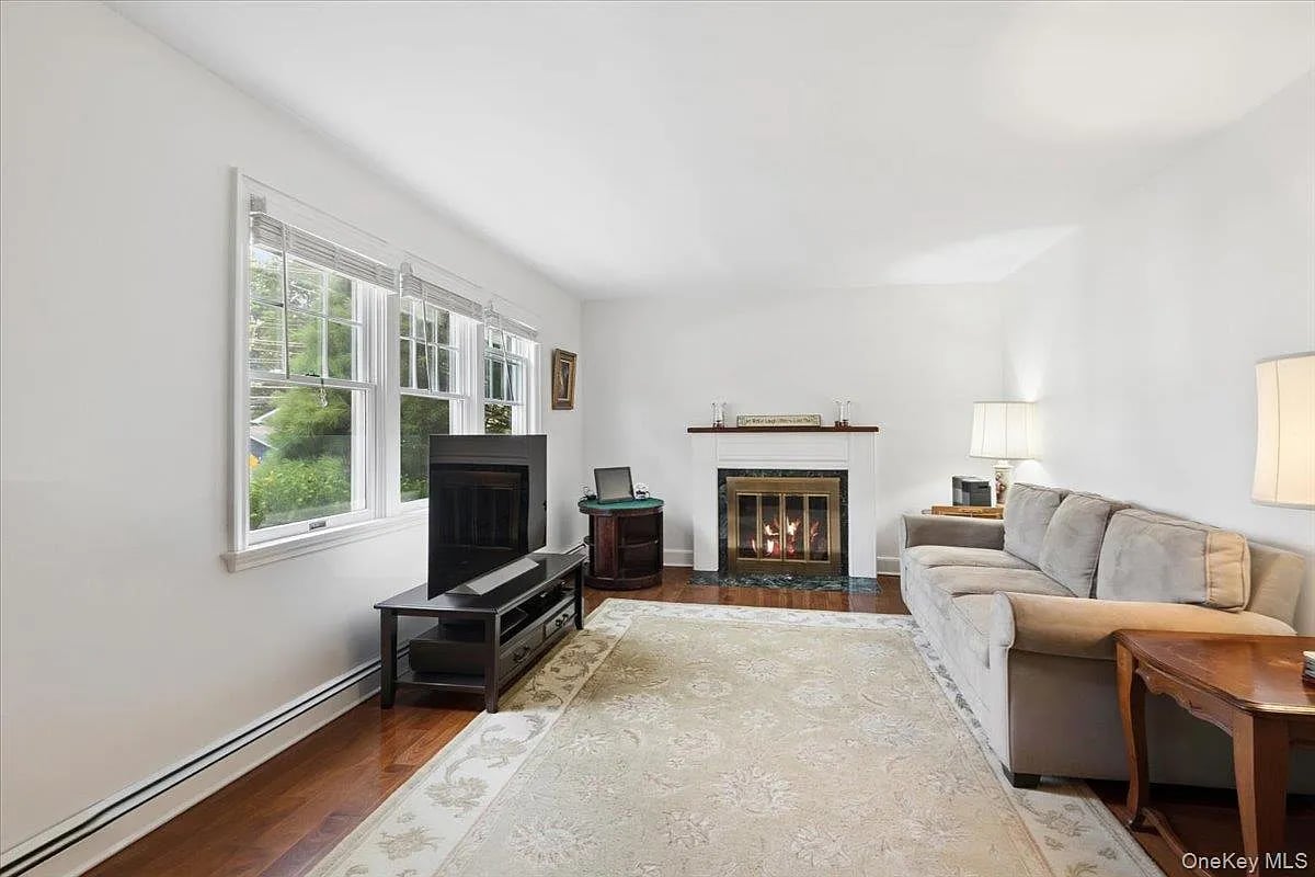 651 Secor Rd