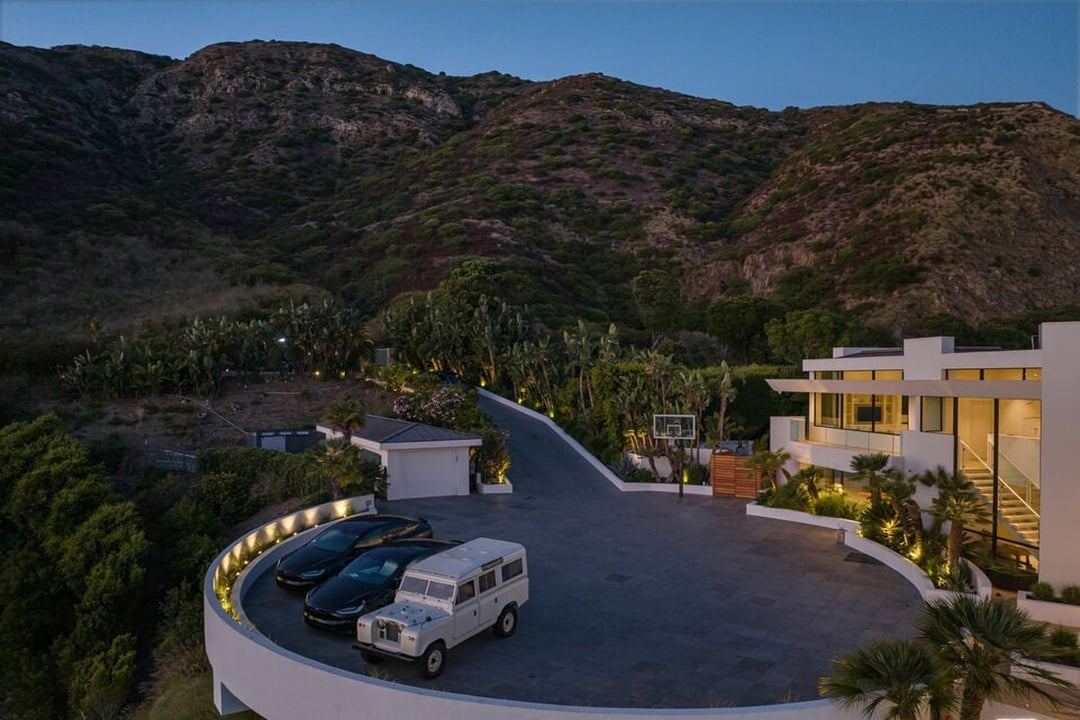 Meridian Manor, Encinal Canyon Rd, 90265