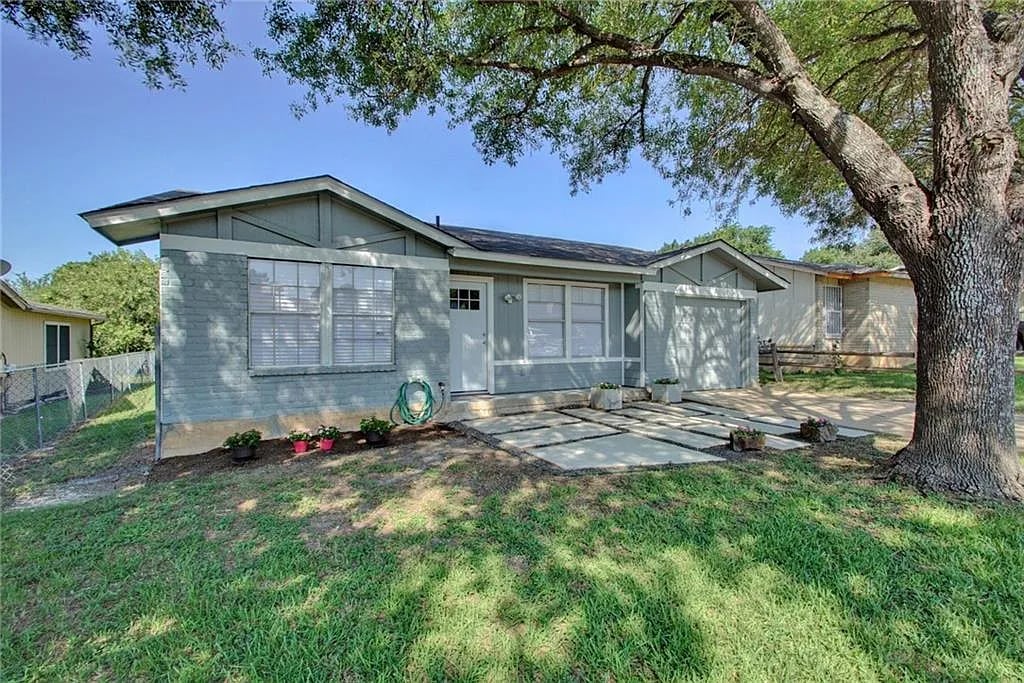 7109 Townsborough Dr