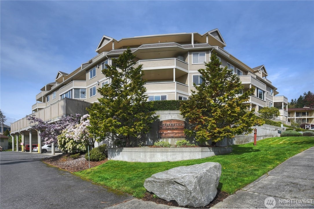 26291 Pennsylvania Avenue NE #402