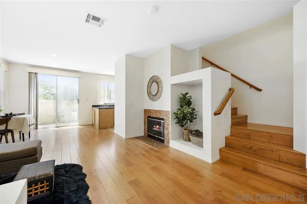 1130 Magellan Way