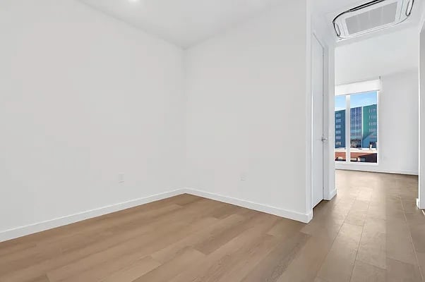 29-17 40th Avenue, 808