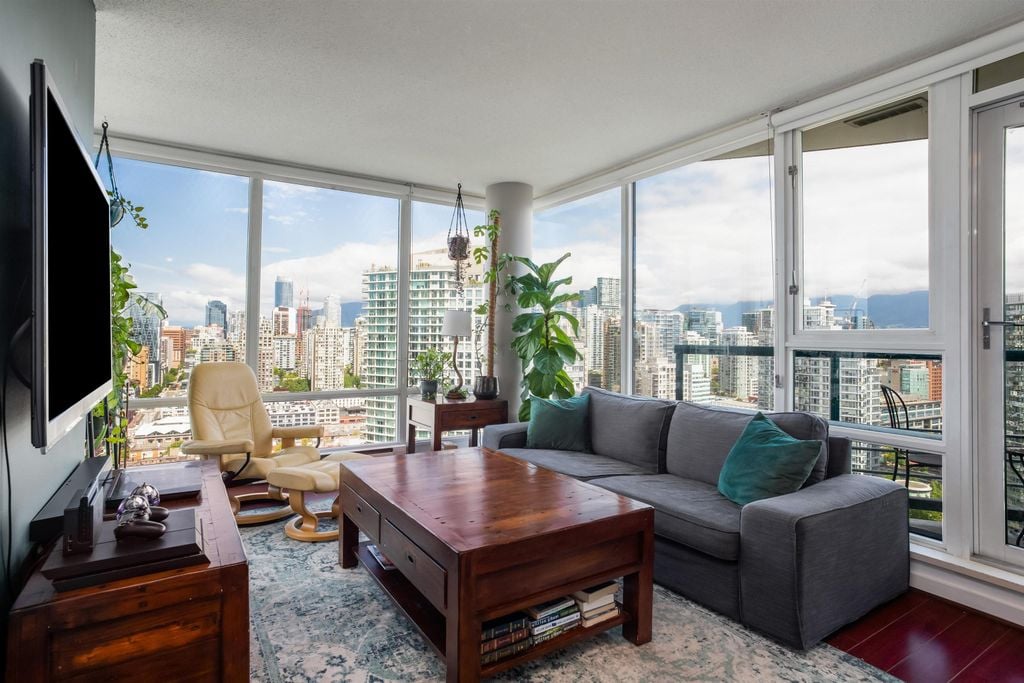 1033 Marinaside Cres, #3201