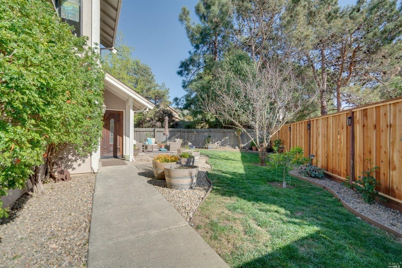427 Myrtle Ct