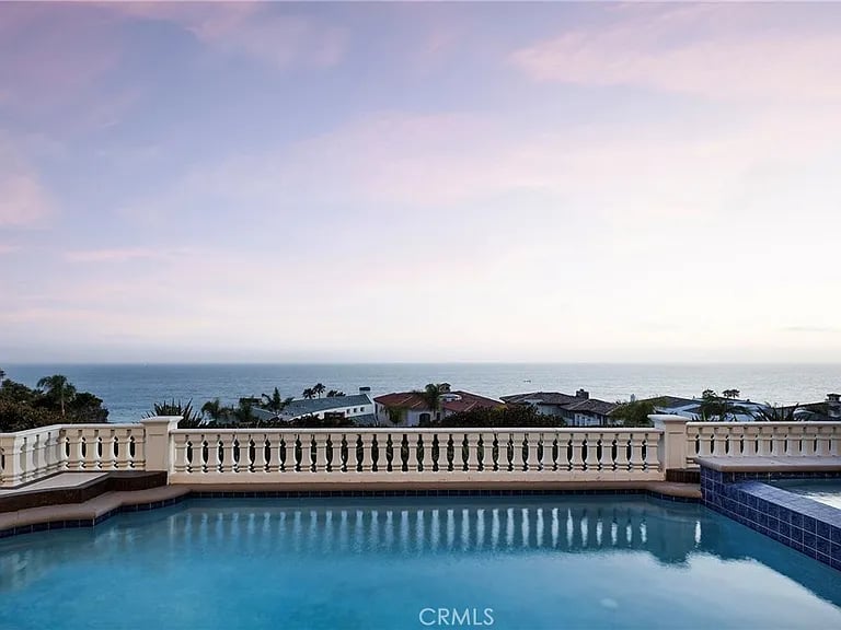 71 Ritz Cove