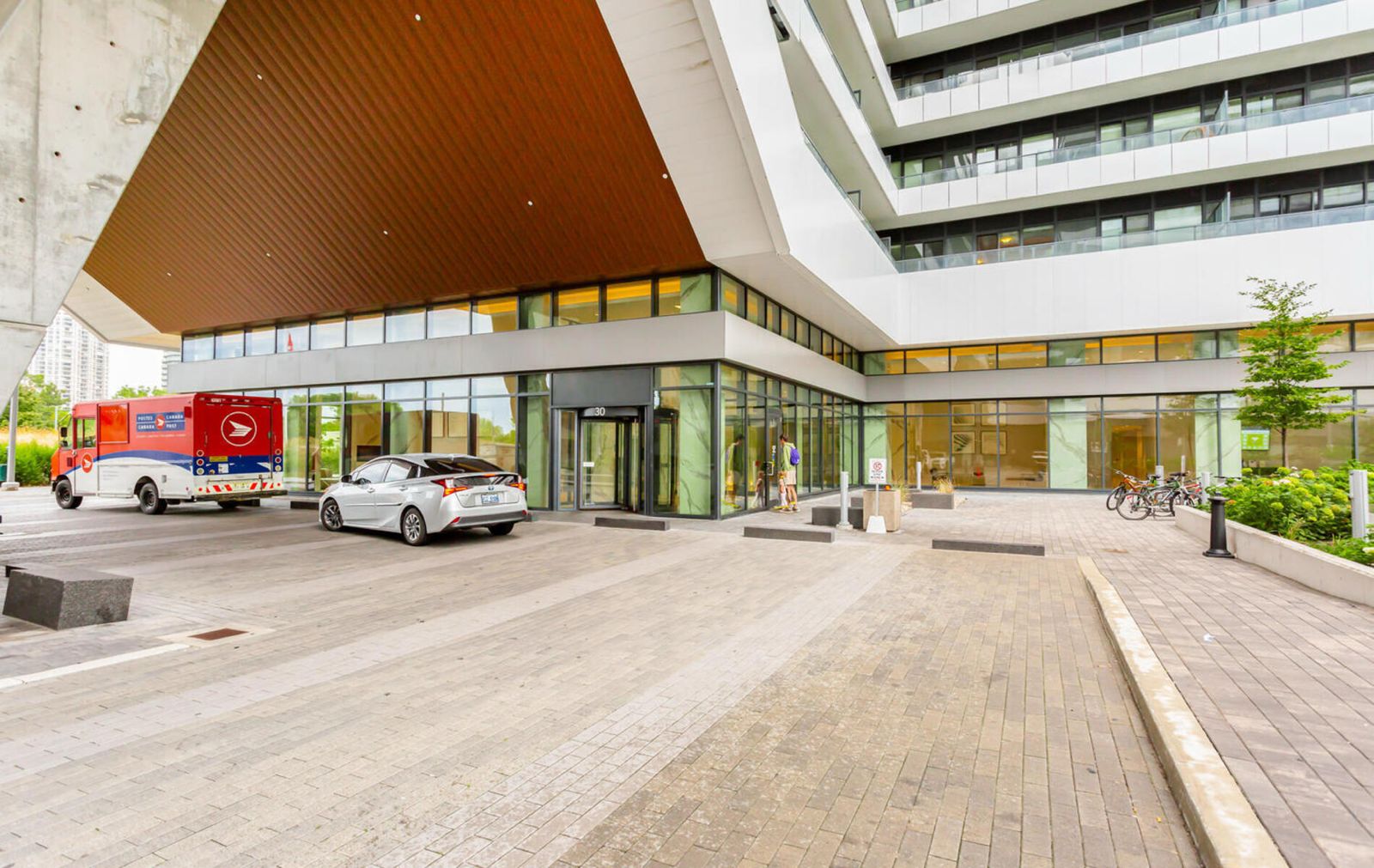 30 Shore Breeze Drive Unit: 2722