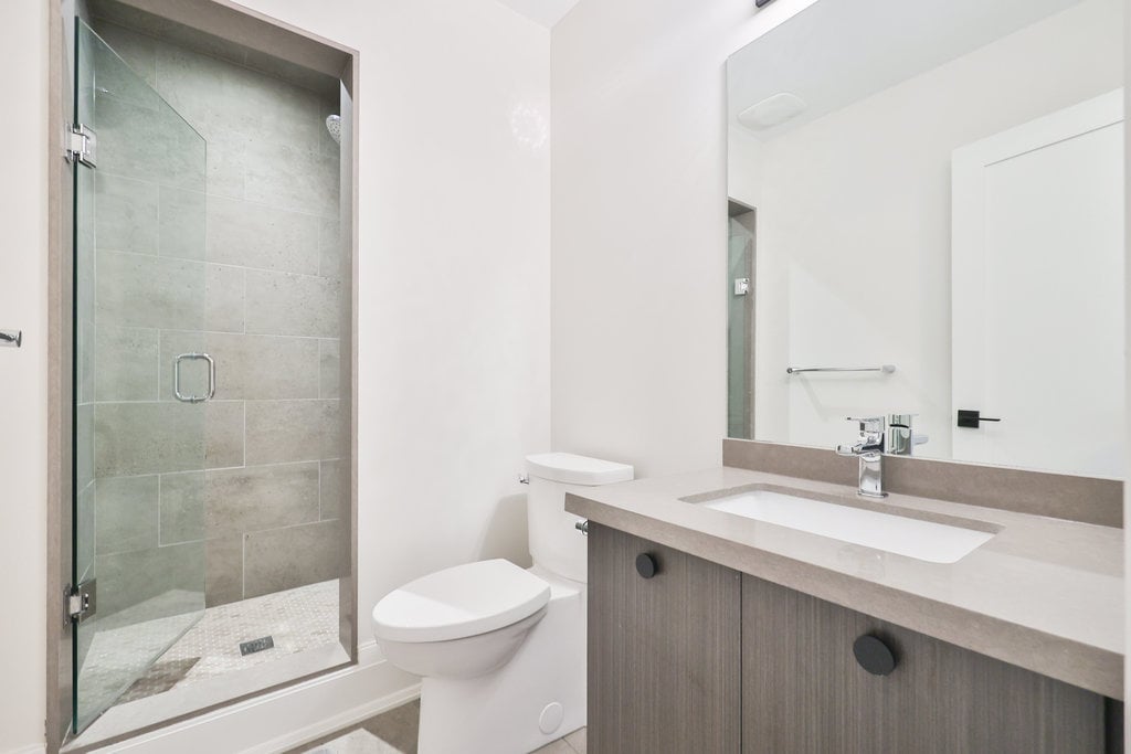15A Tecumseth Ave