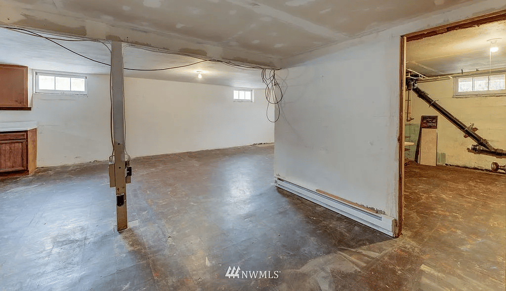 706 E Johnson Ave