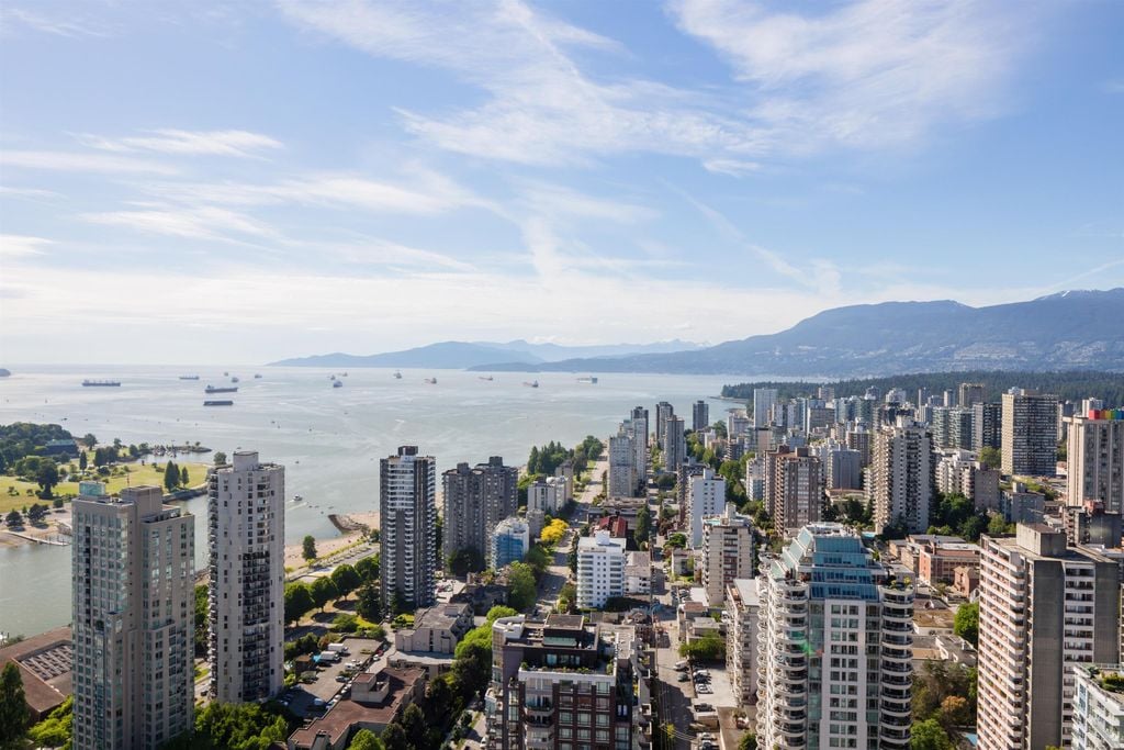 889 Pacific St, #3902