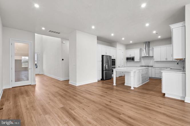 43290 Greeley Sq