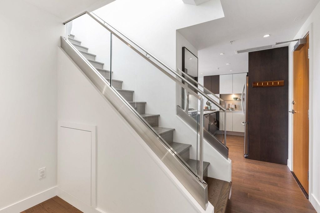 288 W 1st Ave, #311