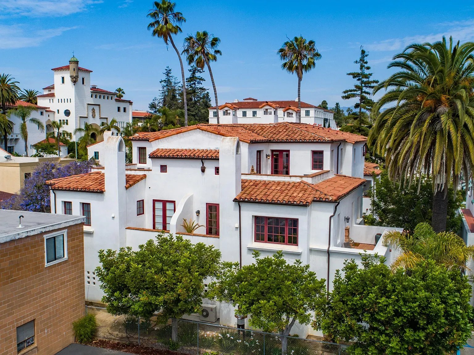 214 E Figueroa St