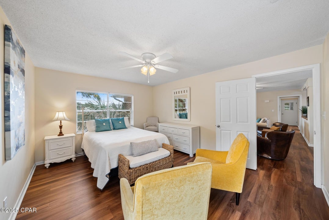 180 Belaire Dr
