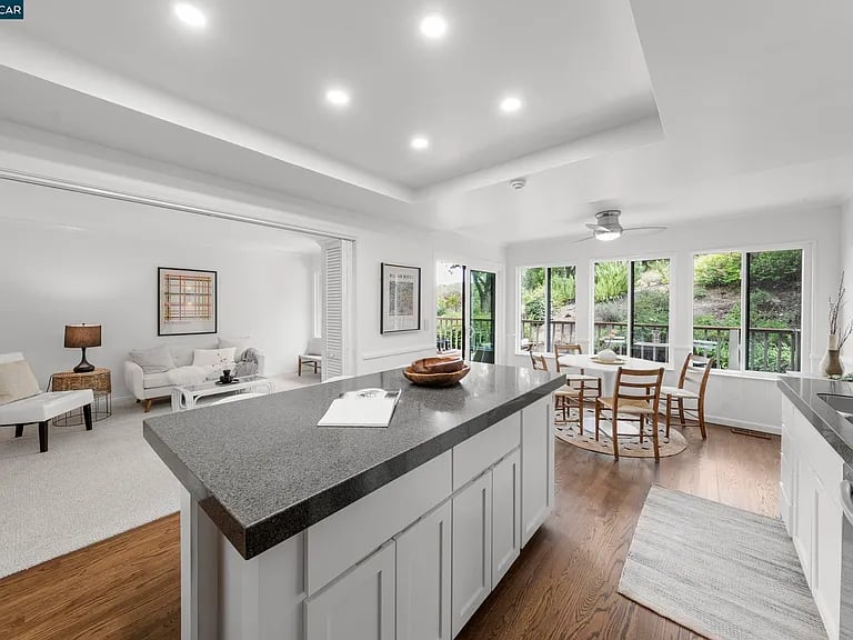 28 Curlew Way, Novato