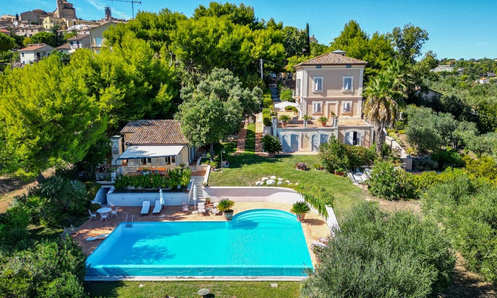 Villa With Stunning Seaview in Civitanova Marche, Le Marche