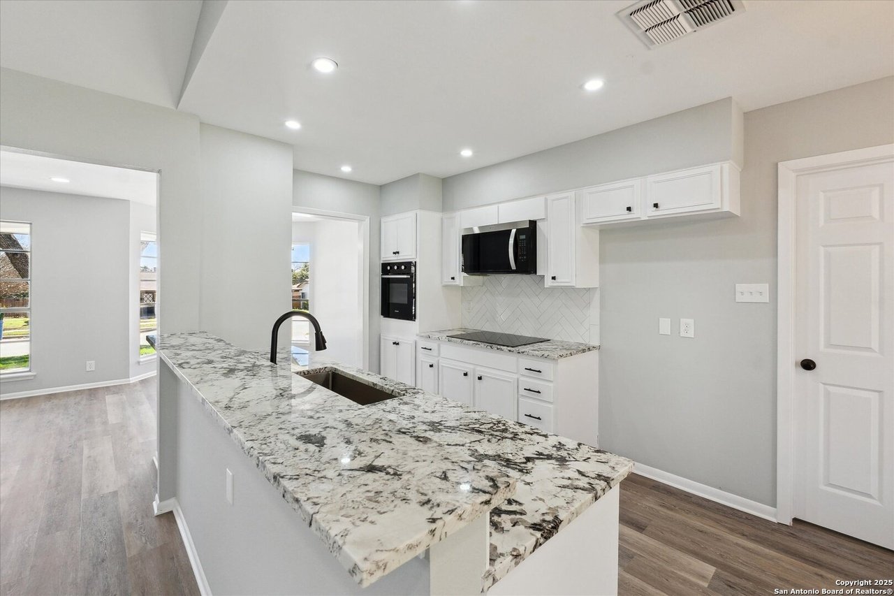 3511 Backbay