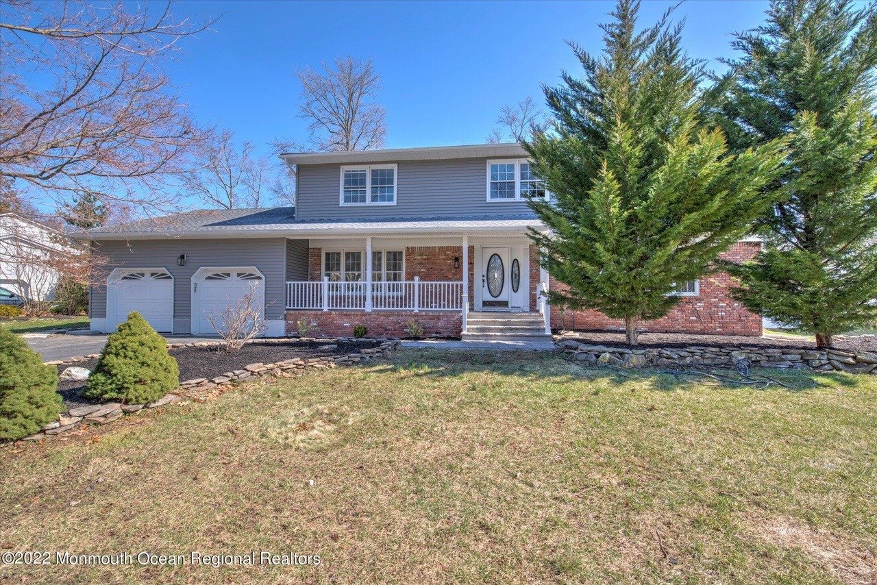 36 Kensington Dr