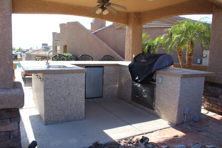 2562 Beverly Glen Dr. 