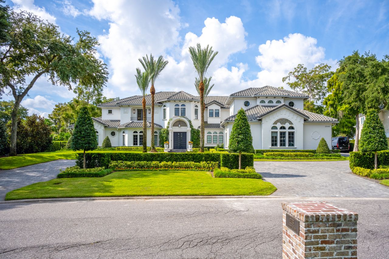 Majestic Lakefront Estate