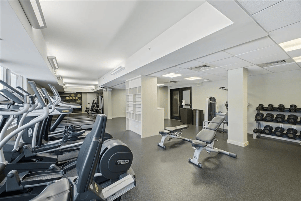 223 Saratoga Rd #2015