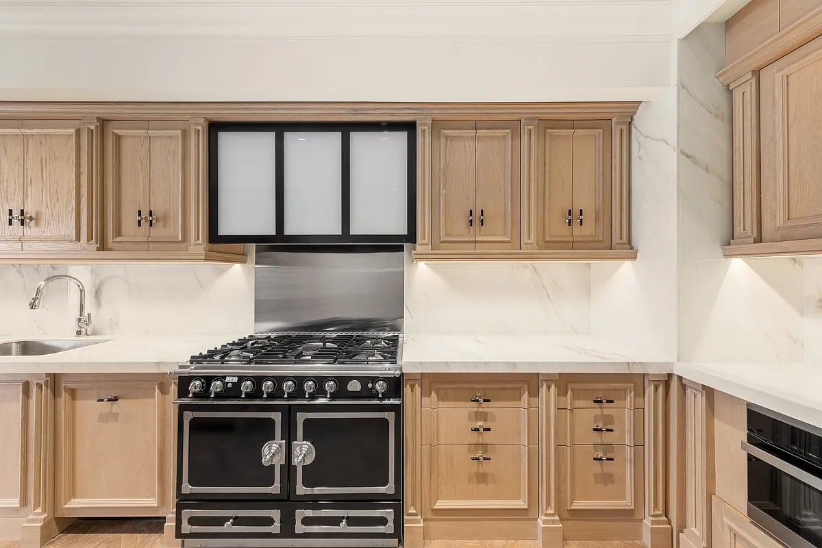 27 East 79th Street, 9/10