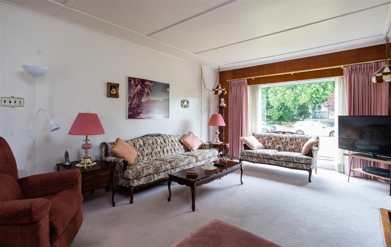 1332 W 58th Ave