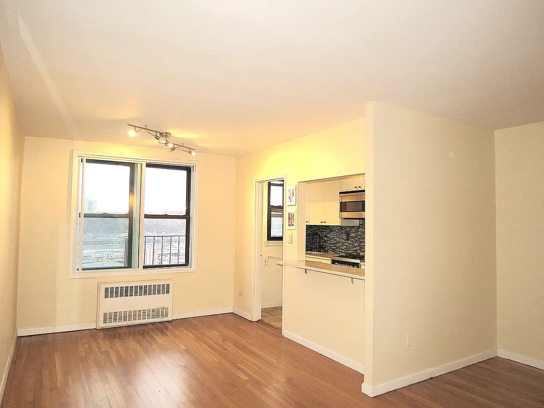 70 Park Terrace E, #4A