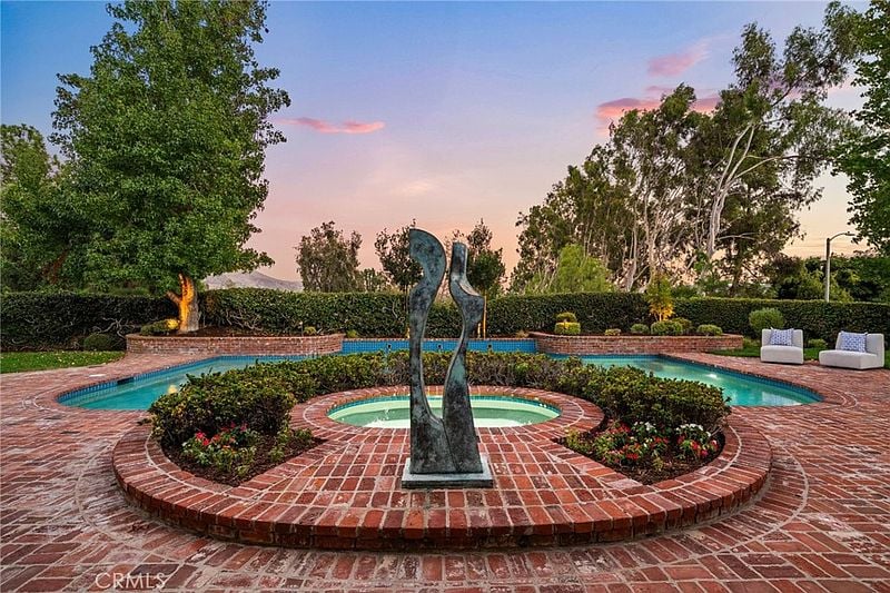 10982 Bent Tree Rd, Santa Ana, CA 92705
