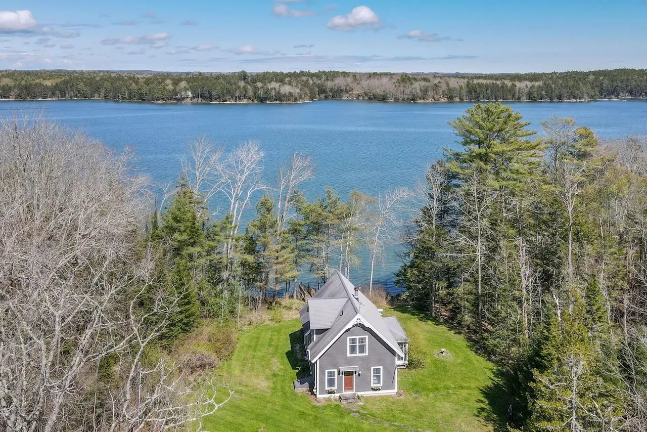 New Listing! 110 Broadcove East, Waldoboro, ME 04572 – $725,000