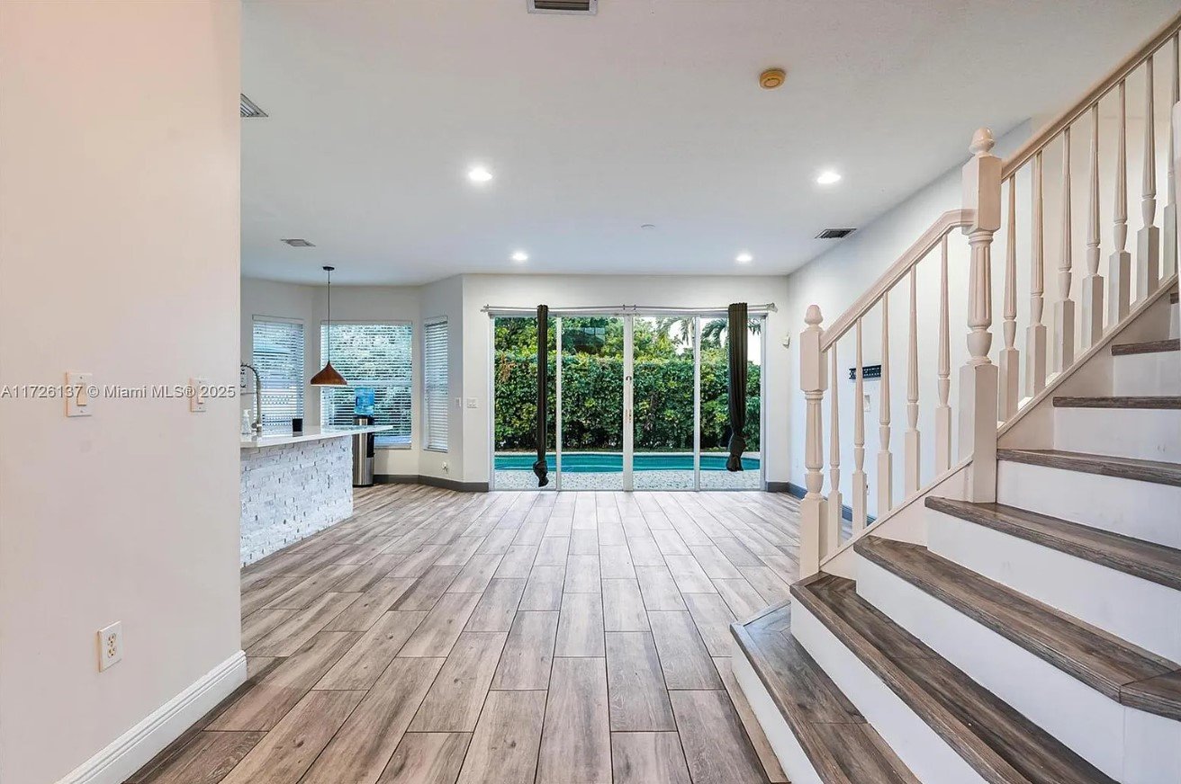 2561 NW 123rd Ter, Coral Springs, FL