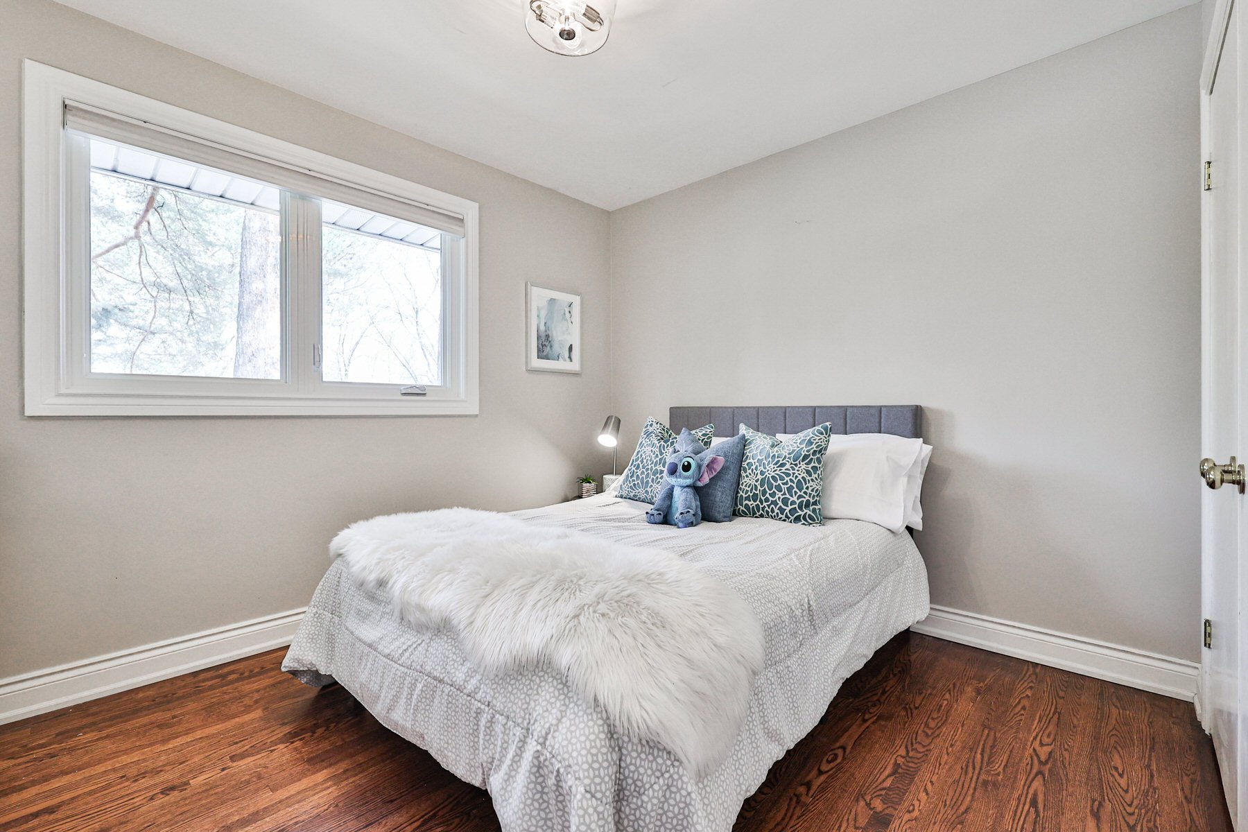 1276 Greenoaks Drive