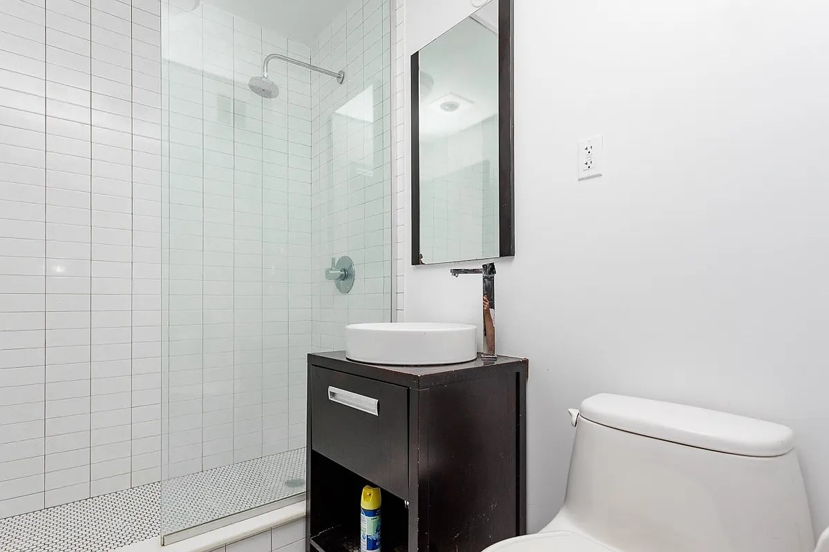 286 Stanhope Street 2F