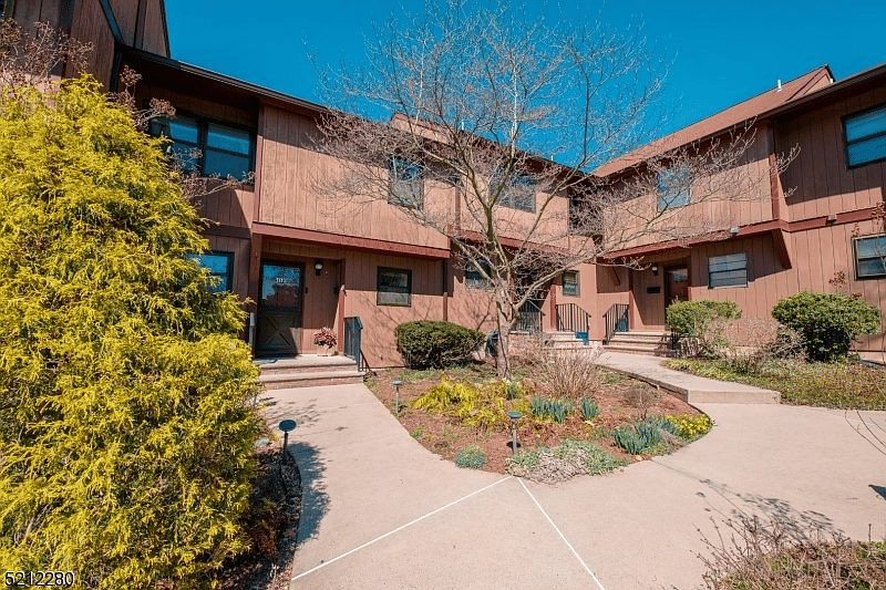 102 Bluebird Dr