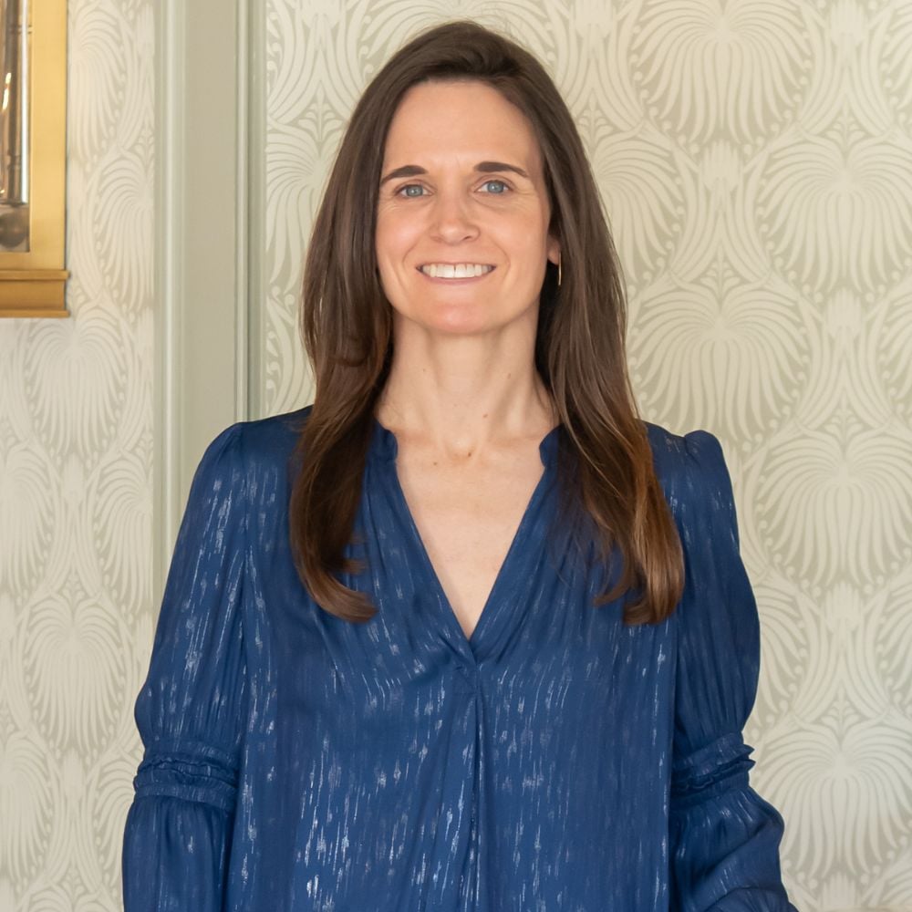 Laura Brown Chicago, IL Real Estate Agent Headshot