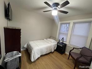 1228 E JARVIS Avenue, Hazel Park 48030