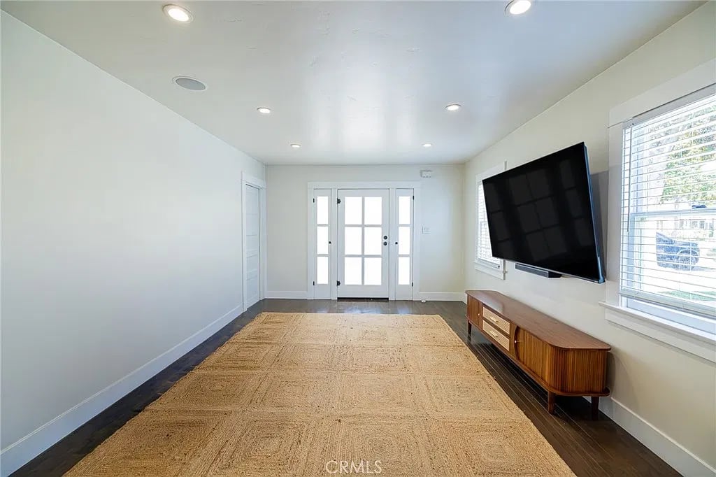 630 W Wilshire Ave