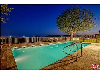 2007 Linda Flora Dr